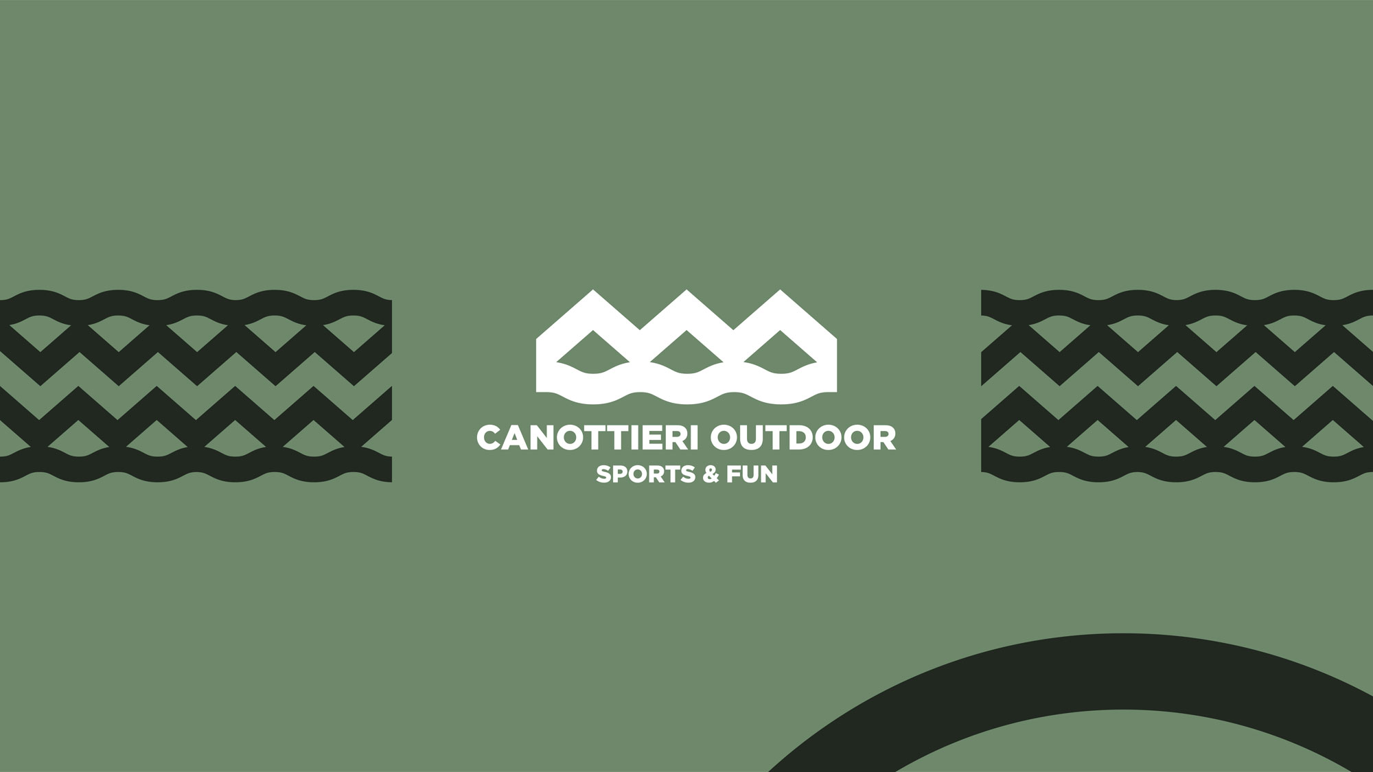 Logo e brand identity di Canottieri Outdoor Omegna realizzato da SEBA! grafico di Gravellona Toce nel VCO del logo bianco su sfondo verde chiaro con texture verde scuro